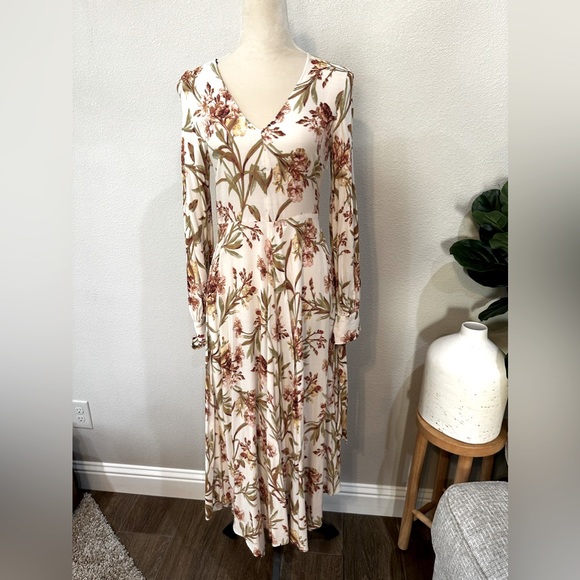 Dresses & Skirts - H&M Floral Maxi Dress